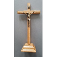Krzyż stojący 20cm. drewniany jasny